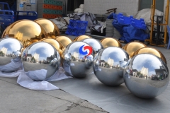 highly reflective supersized hot sale PVC inflatable metallic sealed gold/silver mirror ball sphere for X mas decoration