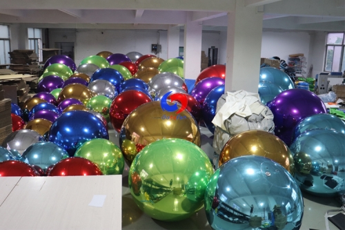 highly reflective xmas advertising 0.6m inflatable gold/red/rainbow pvc show mirror balls inflatable decorative ball