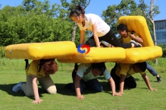 4 vs 4 Fast Human made inflatable gym air mats track Merry Road inflatable for team building games