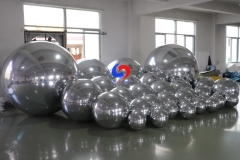 Strong metal loop hanging decor silver mirror surface Big Shiny inflatable balls inflate silver balloons for xmas