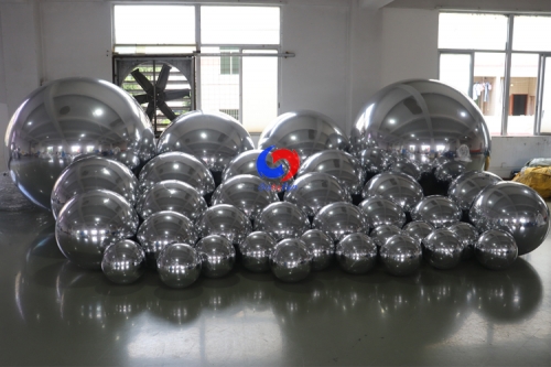 Strong metal loop hanging decor silver mirror surface Big Shiny inflatable balls inflate silver balloons for xmas